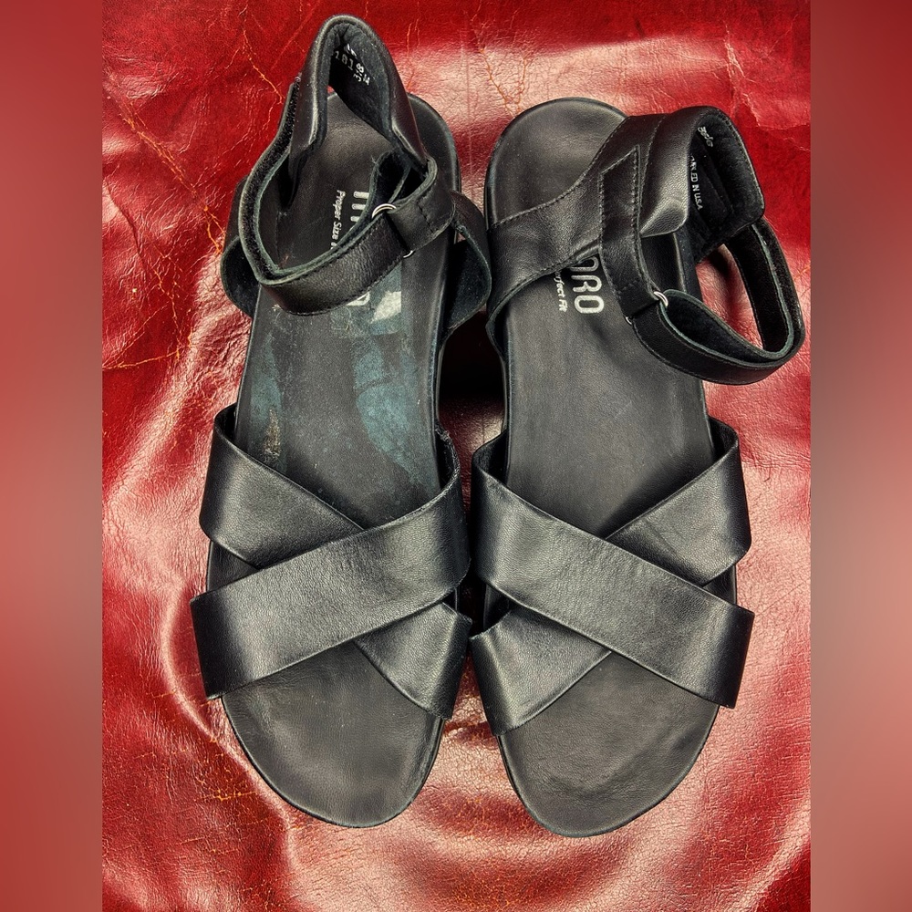 Vintage Black Leather Strappy Buckle Velcro Flat Sandals Size 10.5 SS